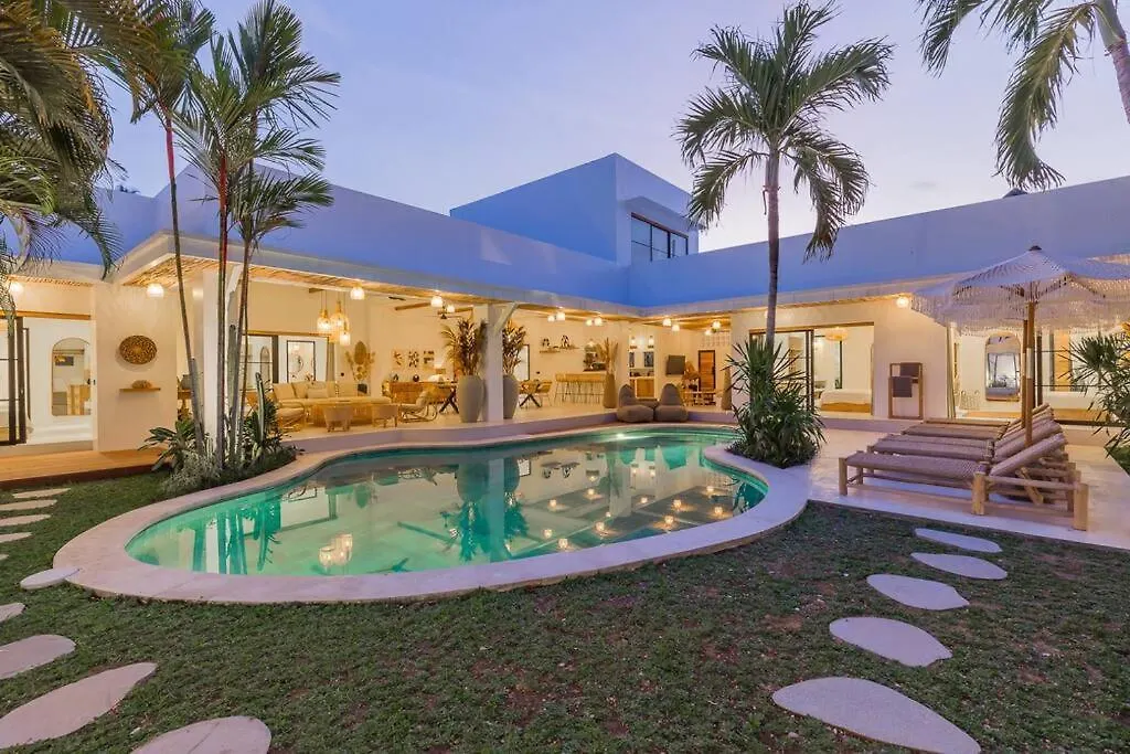 Villa Kiara Our Paradise In Seminyak 5 Bedrooms 12M Private Pool 0*,