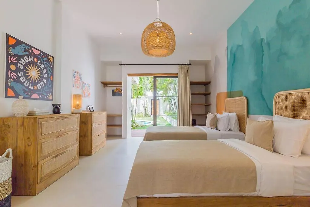 Villa Kiara Our Paradise In Seminyak 5 Bedrooms 12M Private Pool 0*,  Indonezja